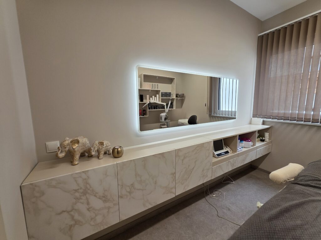 Image gallery image